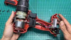 thay chổi than máy khoan