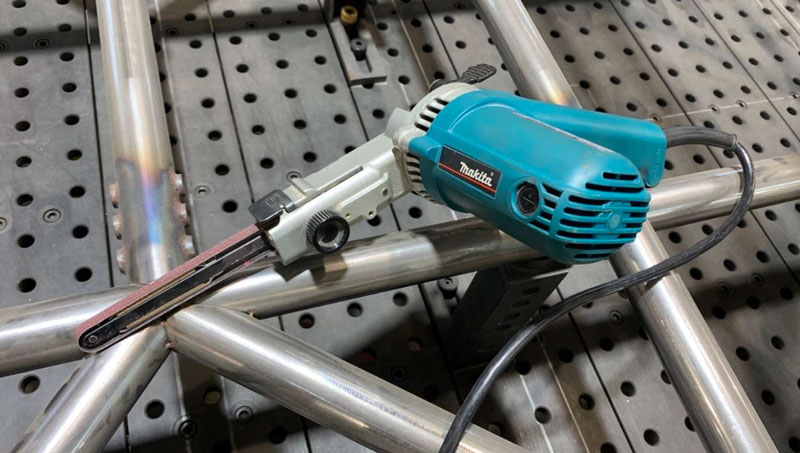 Máy chà nhám băng là gì?