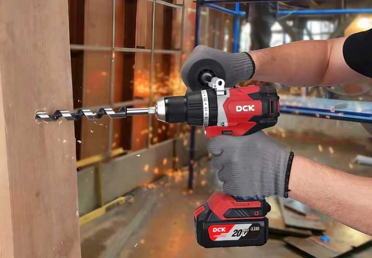 Phân loại máy khoan theo vật liệu: Máy khoan gỗ