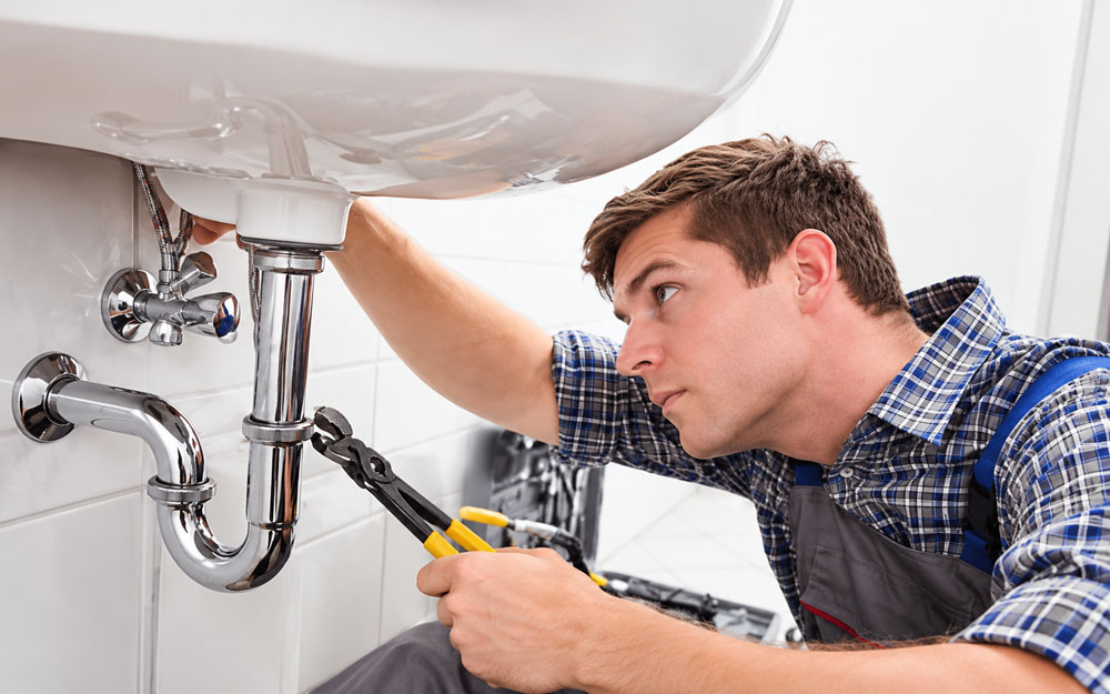 Máy khoan cho thợ điện nước nên có những tính năng gì?
